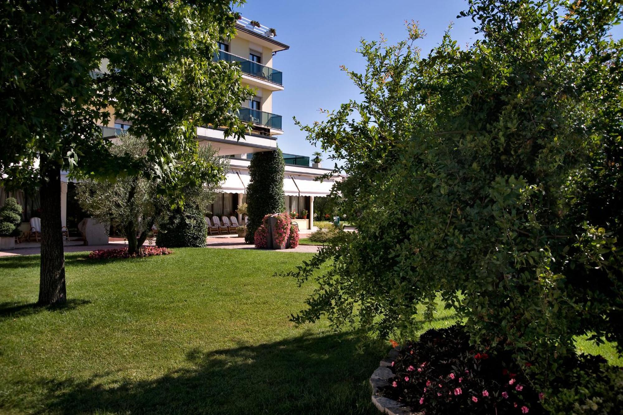 Atlantic Terme Natural Spa & Hotel Abano Terme Exterior photo